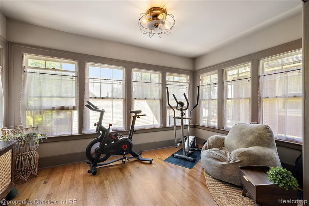 913 Chicago Boulevard, Detroit, MI 48202 — Photo 42