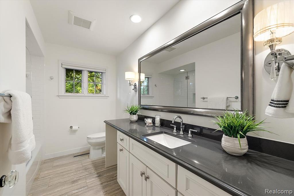 960 N Reading Road, Bloomfield Hills, MI 48304 — Photo 23