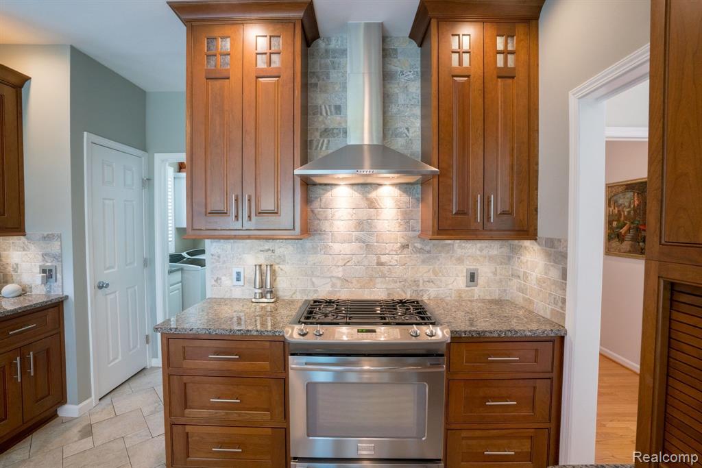 4870 DORAL Drive, Ann Arbor, MI 48108 — Photo 24