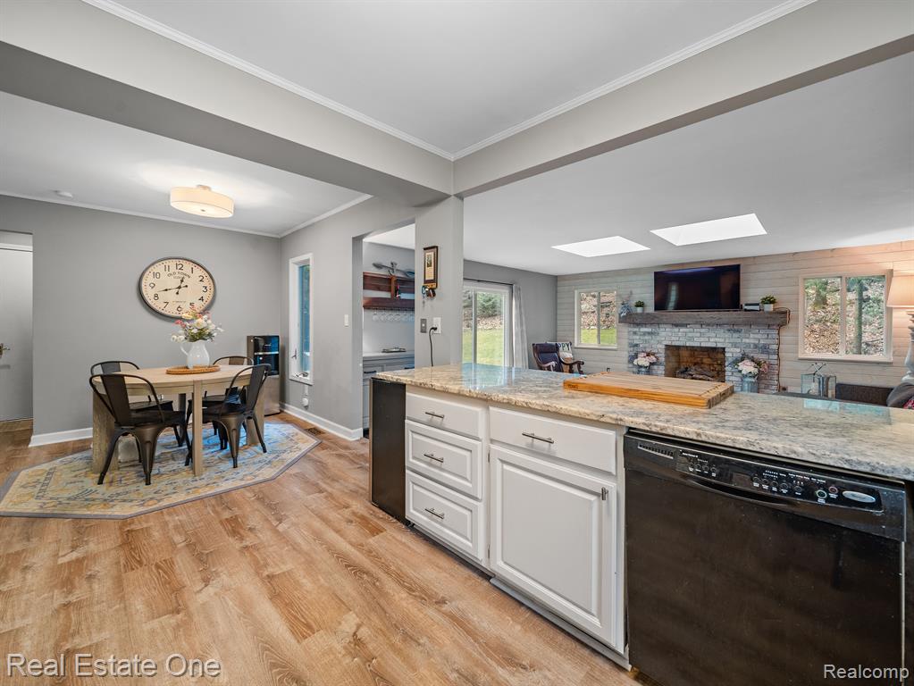 5219 PINE HILL Circle, Howell, MI 48843 — Photo 6