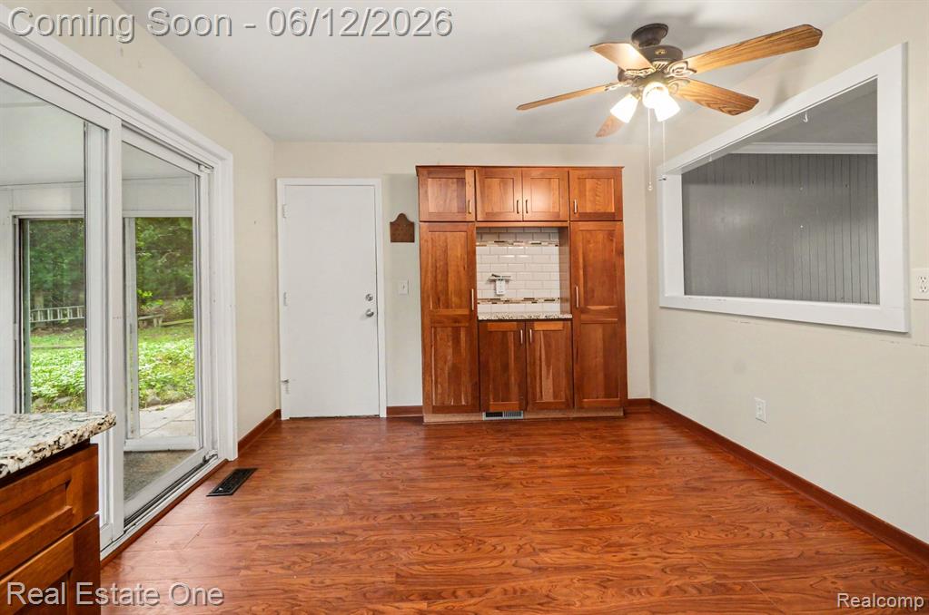 2523 Watonga Drive, Commerce Twp, MI 48382 — Photo 7