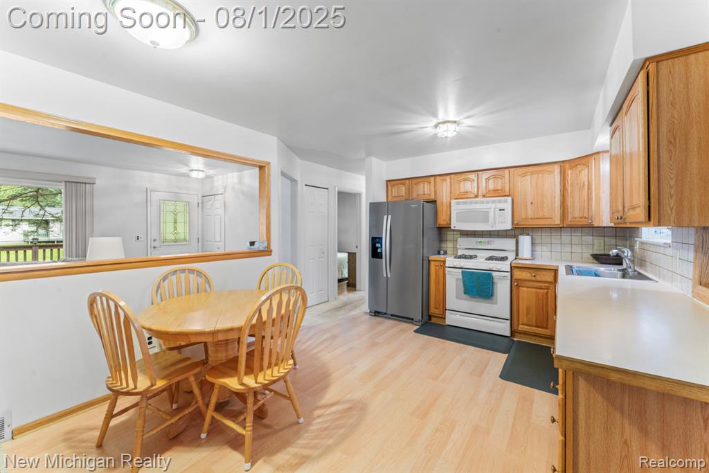 529 Greencove Drive, Holly, MI 48442 — Photo 13