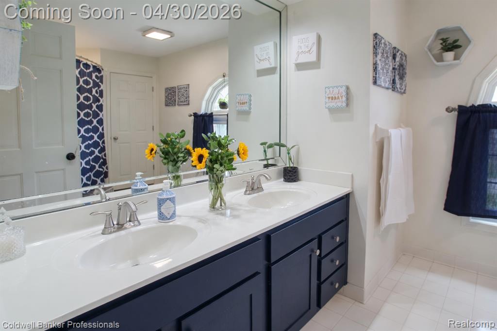1345 Kings Pointe Road, Grand Blanc, MI 48439 — Photo 51