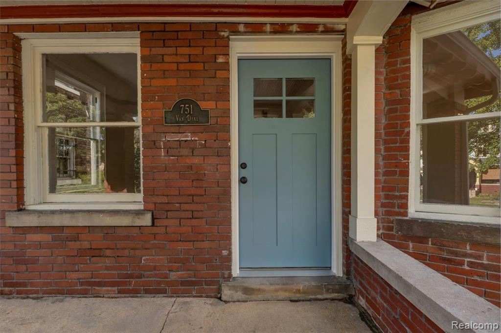 751 Van Dyke Street - Photo 3