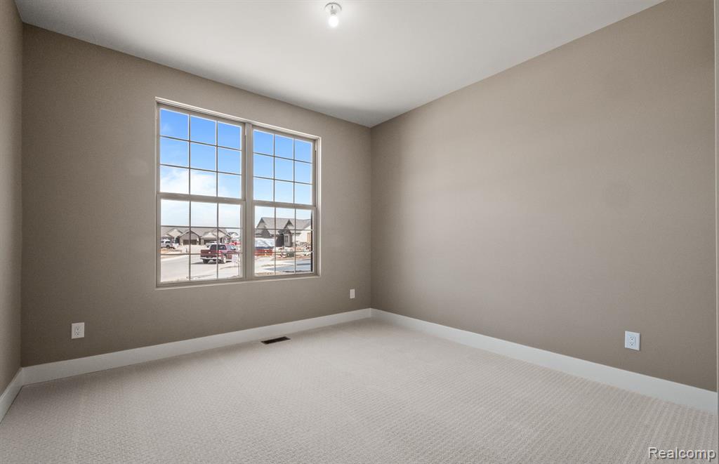 748 W SPANIEL Drive, Ann Arbor, MI 48108 — Photo 16