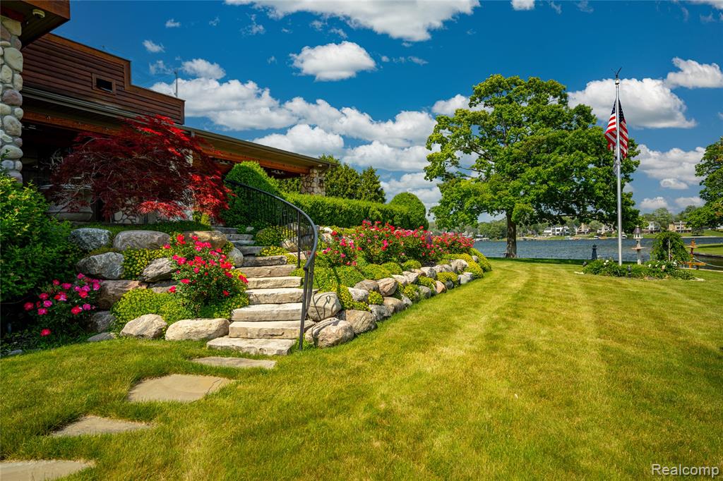 4190 AQUARINA Street, Waterford, MI 48329 — Photo 59