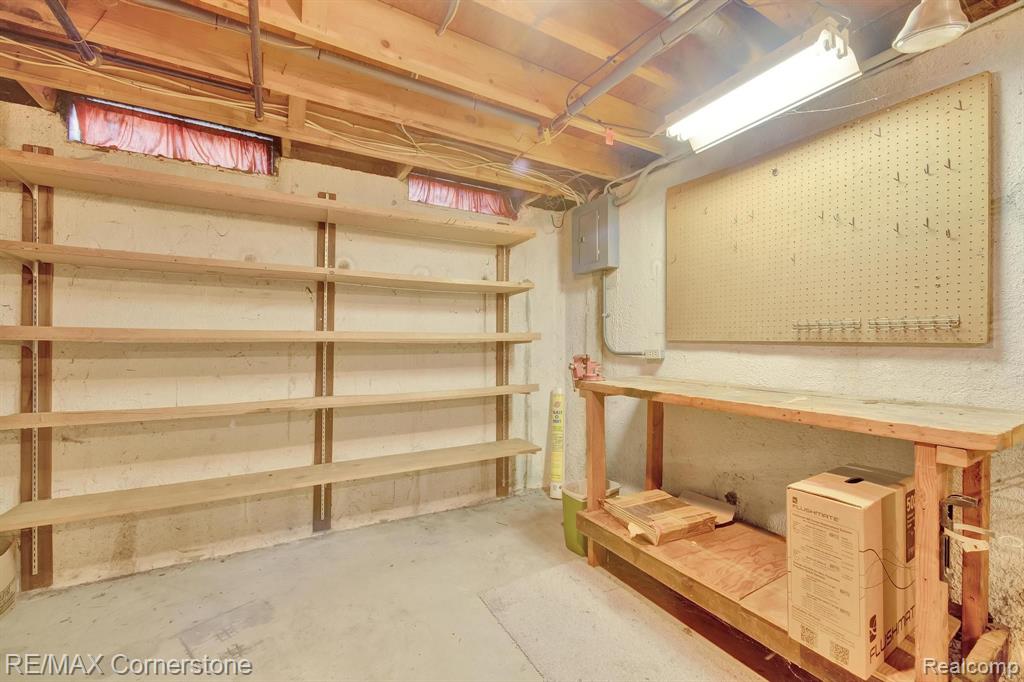 697 WORCHESTER Street, Westland, MI 48186 — Photo 26