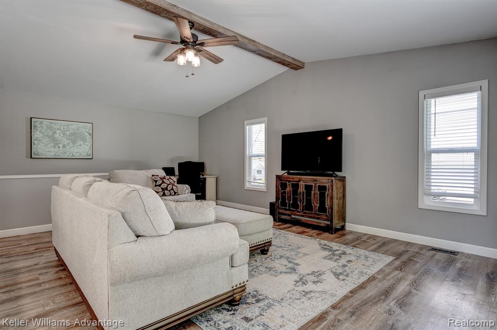 504 GLENWYTH Road, Brighton, MI 48116 — Photo 12