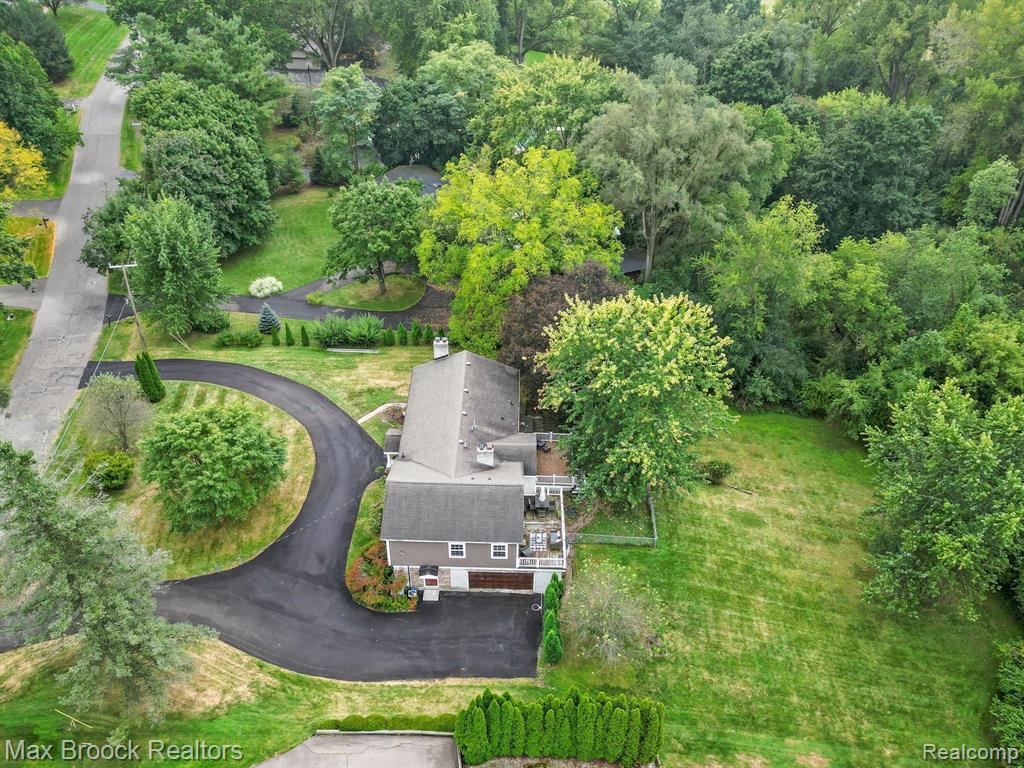 6570 CASTLE Drive, Bloomfield Hills, MI 48301 — Photo 45