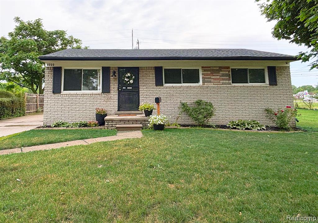 8220 Rivard Avenue, Warren, MI 48089 — Photo 2