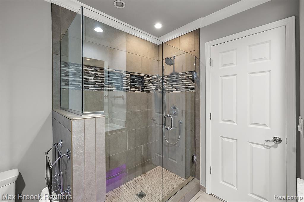 4696 PIER Court, Troy, MI 48098 — Photo 36