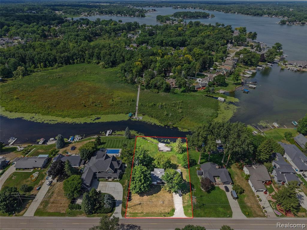2354 Grove Park Road, Fenton, MI 48430 — Photo 42