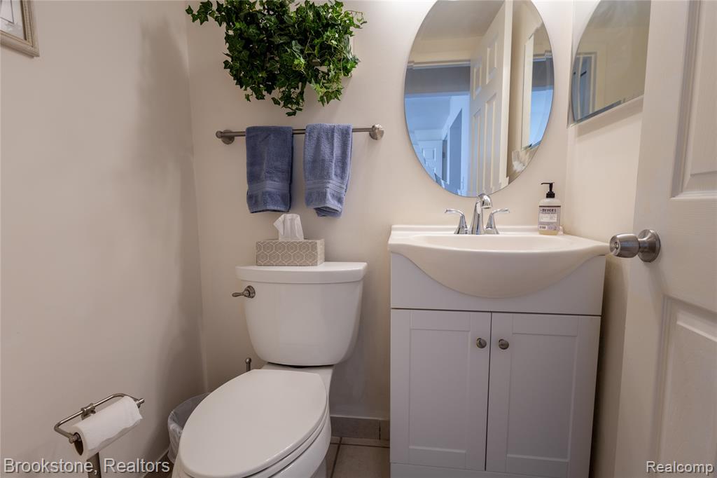 45745 Kensington, Utica, MI 48317 — Photo 9