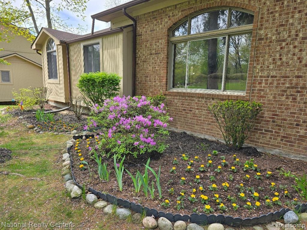 6400 PINECREST, West Bloomfield, MI — Photo 3