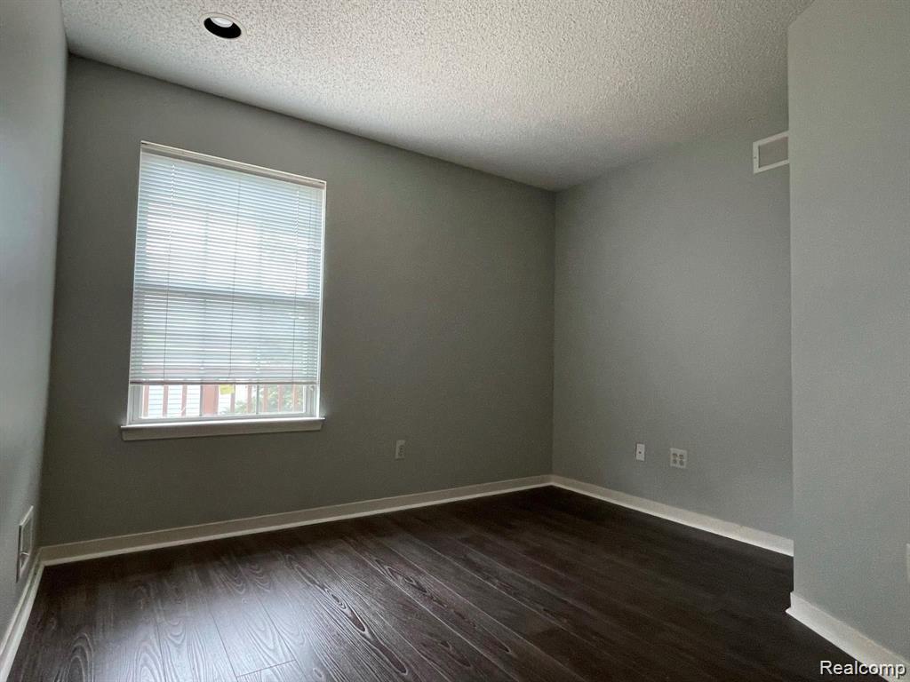 41390 Clinton Drive, Novi, MI — Photo 8