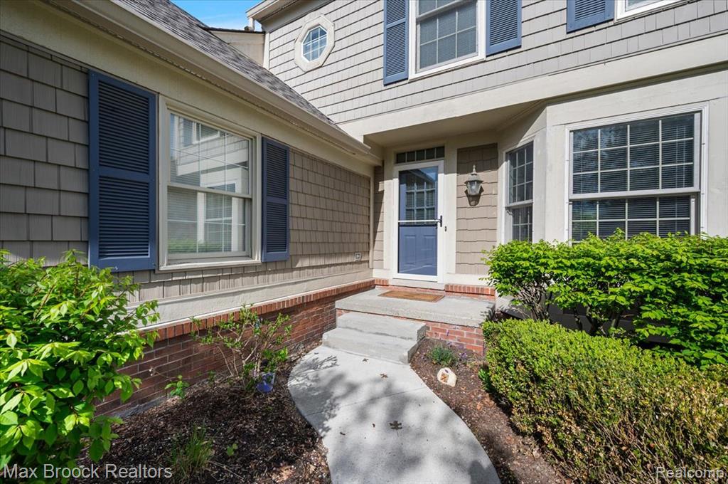 911 Tartan Trail, Bloomfield Hills, MI 48304 — Photo 3