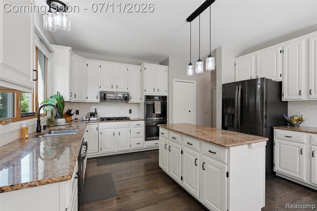 54856 Whitby Way, Shelby Twp, MI 48316 — Photo 15