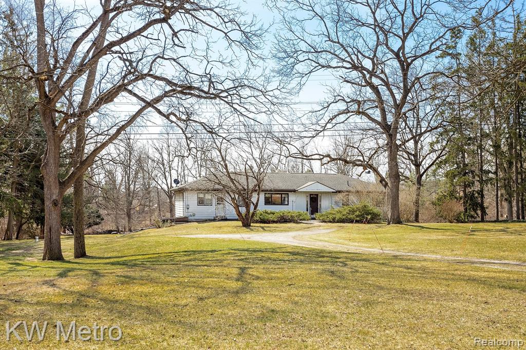 49151 RIDGE Court, Northville, MI 48168 — front exterior