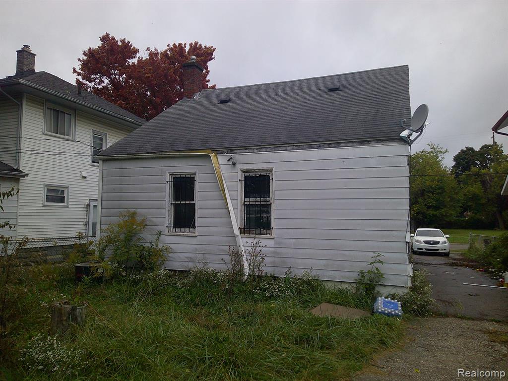418 E BALTIMORE Boulevard, Flint, MI 48505 — Photo 8