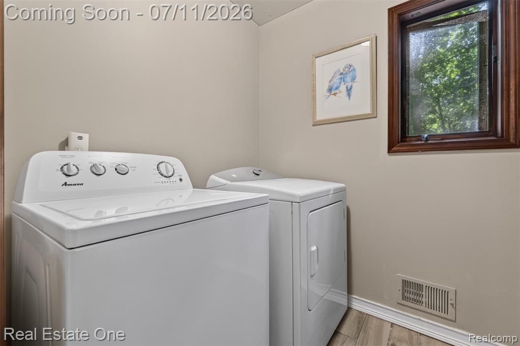 310 S Van Road, Holly, MI 48442 — Photo 26