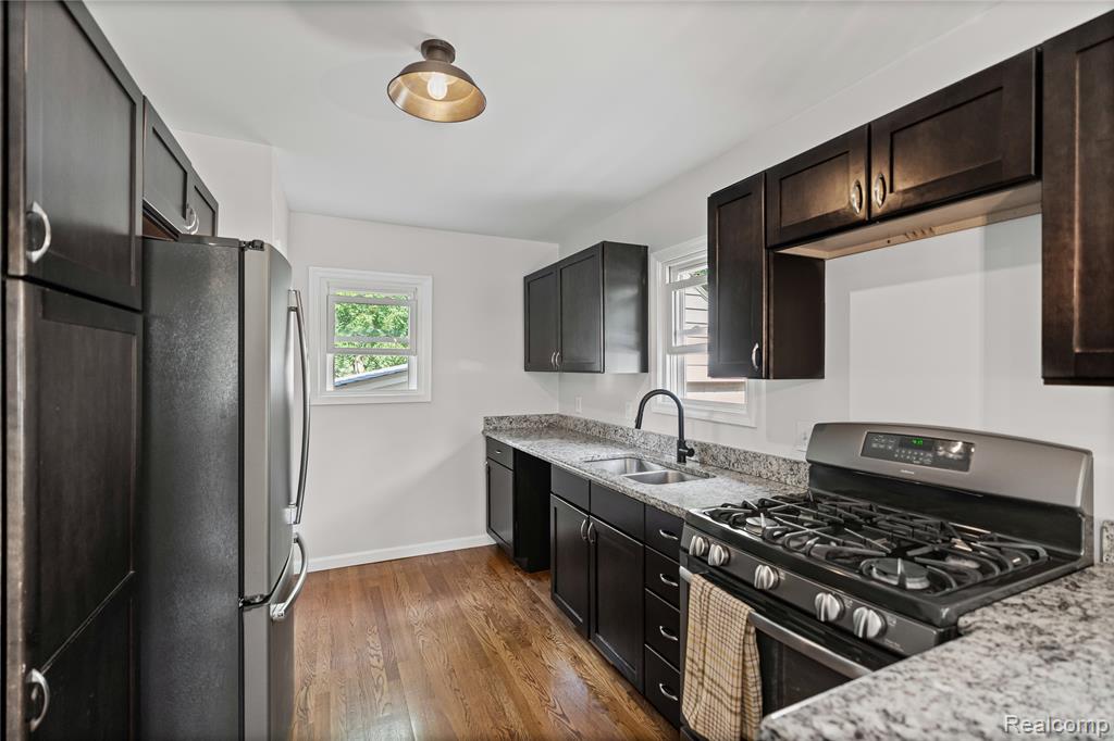 872 W Silver Lake Road, Fenton, MI 48430 — Photo 24