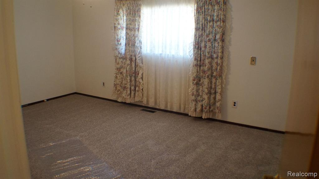 4609 CALVERT Court, Troy, MI 48085 — Photo 23