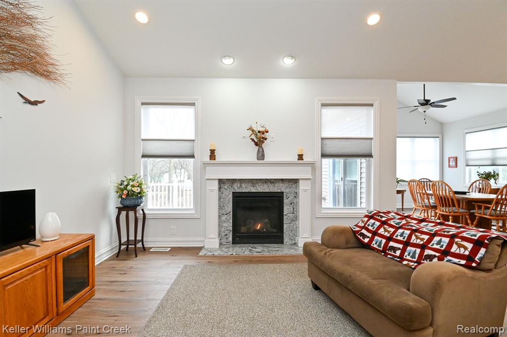 38 FOX HOLLOW Drive, Metamora, MI 48455 — Photo 4