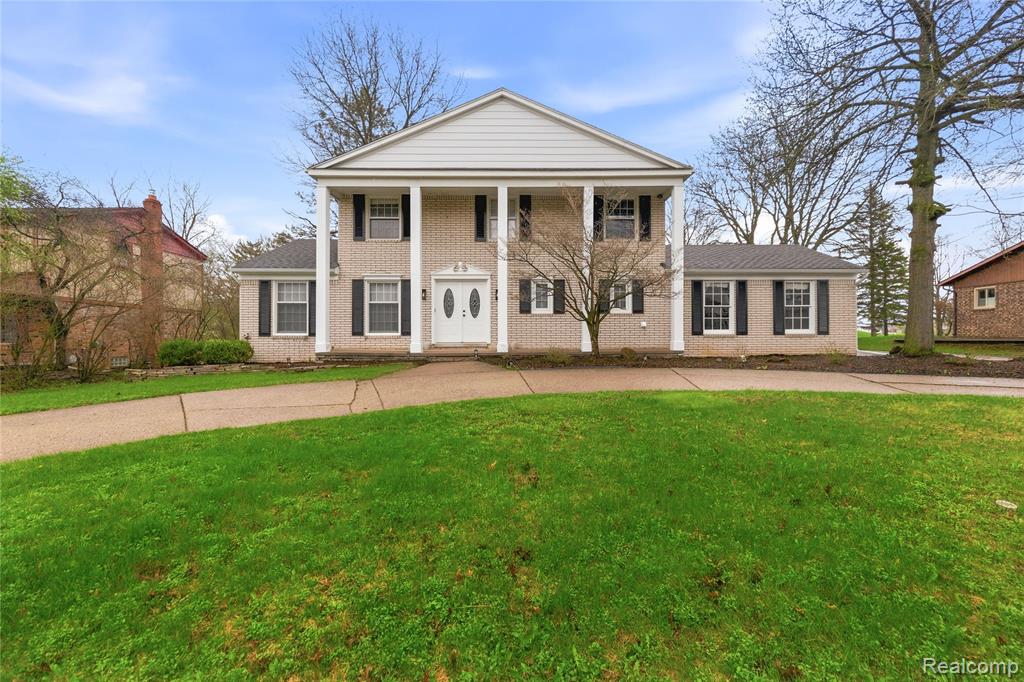 5119 Greenbriar Drive, West Bloomfield, MI 48323 — Photo 2