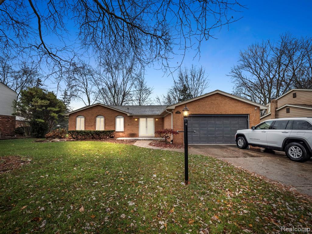 980 Briston Drive, Rochester Hills, MI 48307 — Photo 2