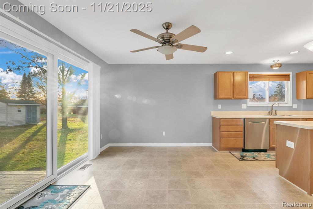 8224 Mary Ann Avenue, Shelby Twp, MI 48317 — Photo 9