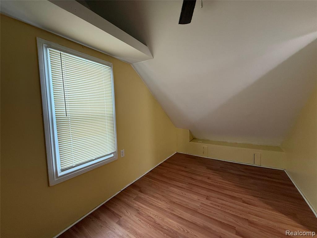 8209 Orchard Avenue, Warren, MI 48089 — Photo 16