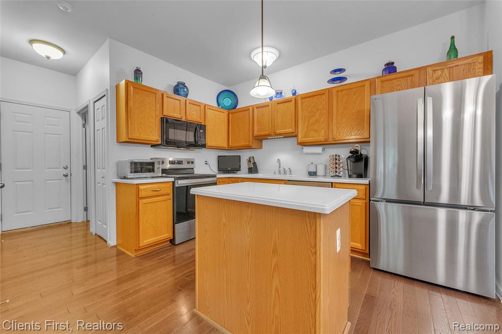 530 CONCORD Drive, Canton, MI 48188 — Photo 12