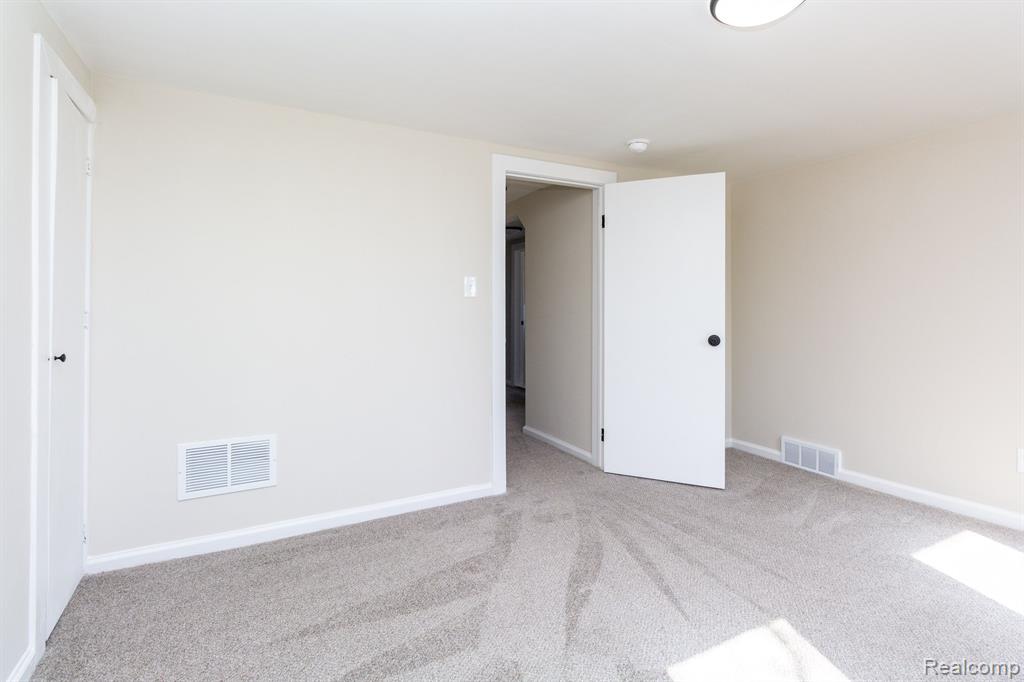 8316 RIVARD Avenue, Warren, MI 48089 — Photo 23