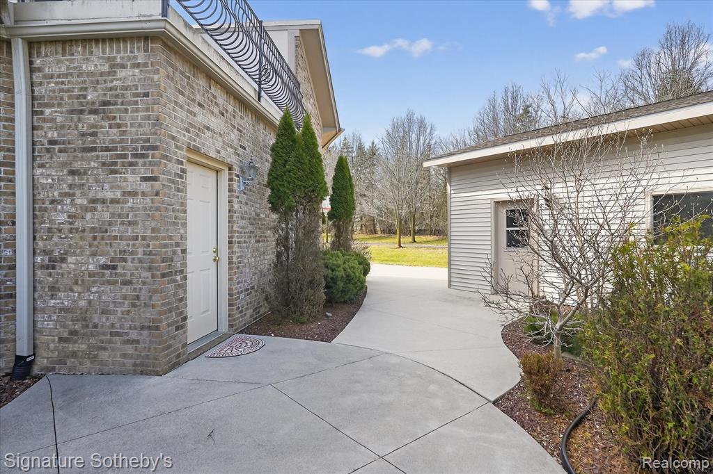 7455 Groveland Road, Holly, MI 48442 — Photo 44