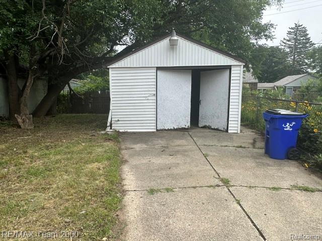 19332 Waltham Street - Photo 4