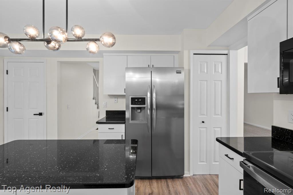 7012 Foxcreek Drive, Canton, MI 48187 — Photo 6