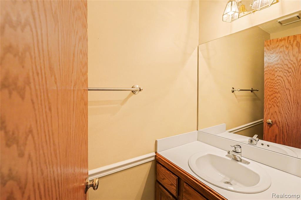 6824 Northcrest Way E, Clarkston, MI — Photo 6