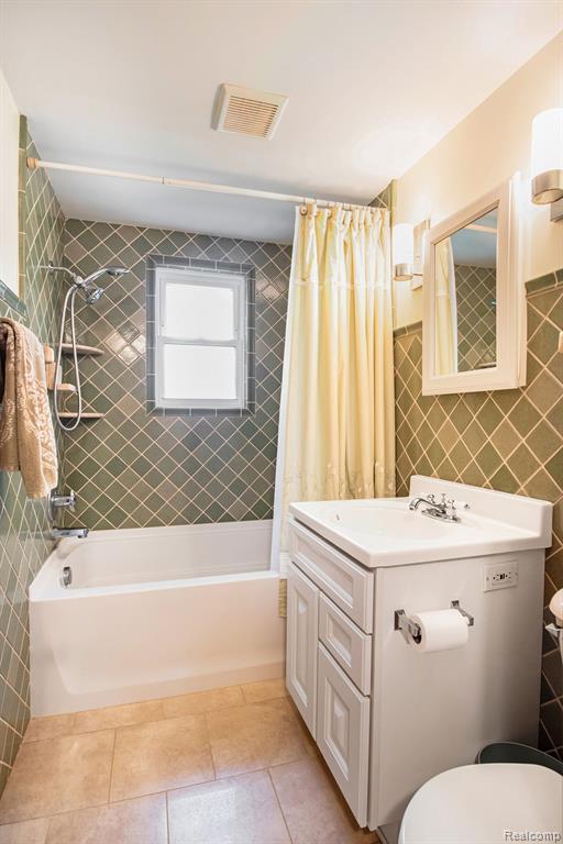 807 S OAK Street, Fenton, MI 48430 — Photo 19