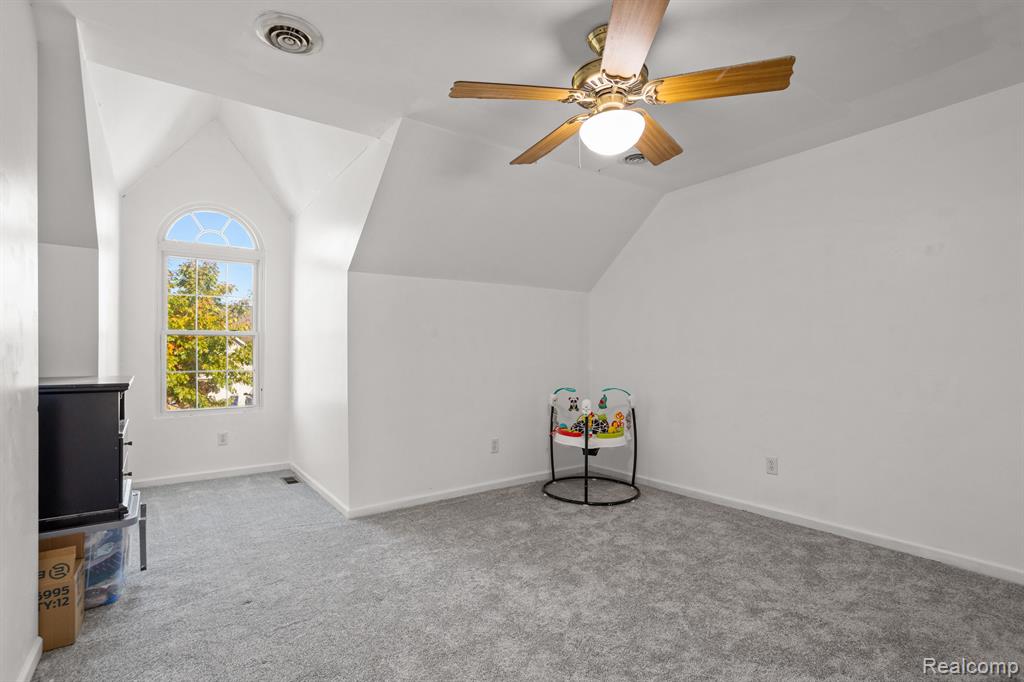811 SAINT JOHNS Boulevard, Lincoln Park, MI 48146 — Photo 19