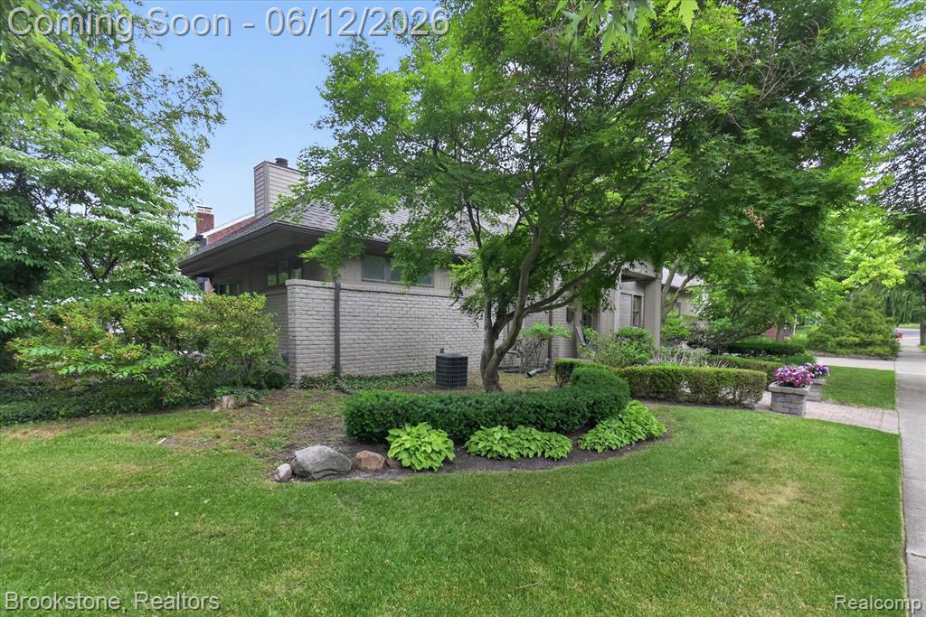 8926 Lincoln Drive, Huntington Woods, MI — Photo 2