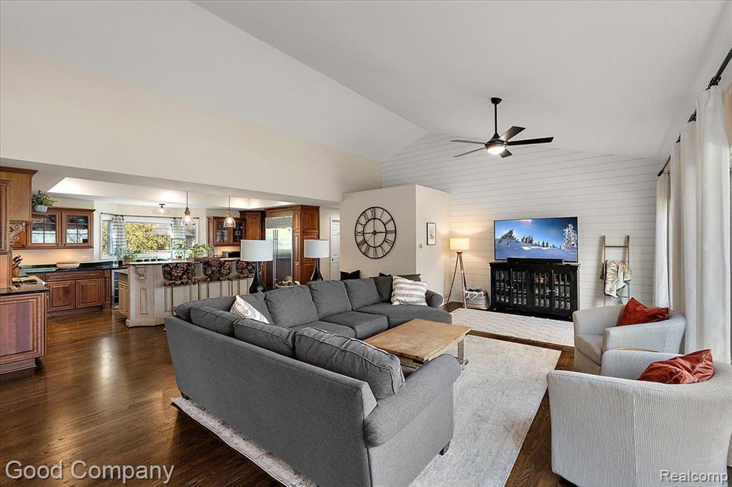 4671 BURNLEY Drive, Bloomfield Hills, MI 48304 — Photo 13