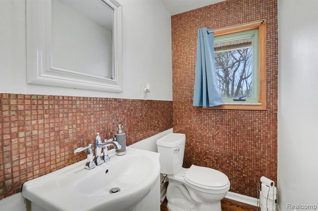 7250 Cedarcroft Lane, West Bloomfield, MI — Photo 36