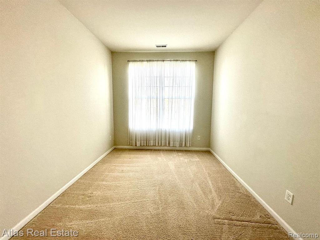 9378 SAND HILL Drive, Grand Blanc, MI 48439 — Photo 18