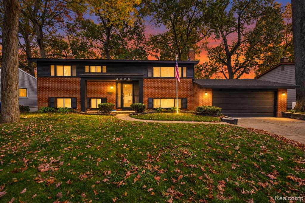 3898 Percy King Road, Waterford, MI 48329