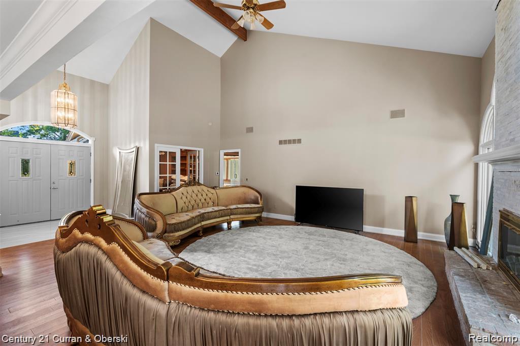 9039 Oakridge Trail, Shelby Twp, MI 48317 — Photo 7