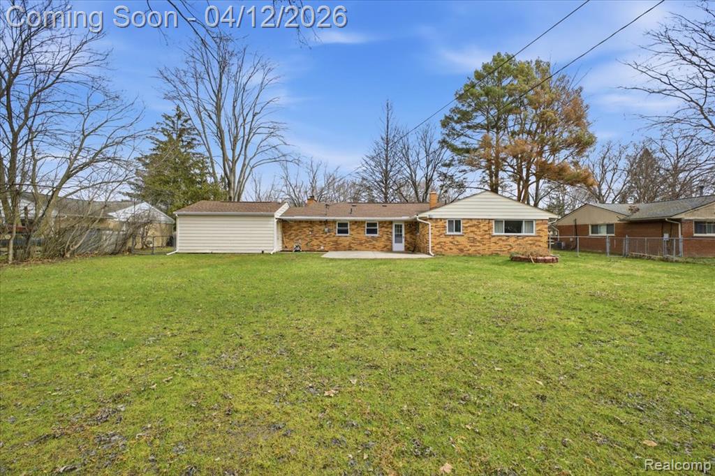 2455 Ivanhoe Drive, West Bloomfield, MI 48324 — Photo 33
