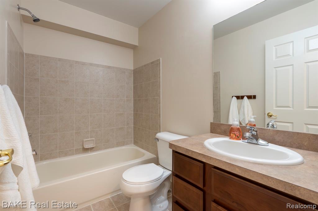 49402 N Glacier, Northville, MI 48168 — Photo 28