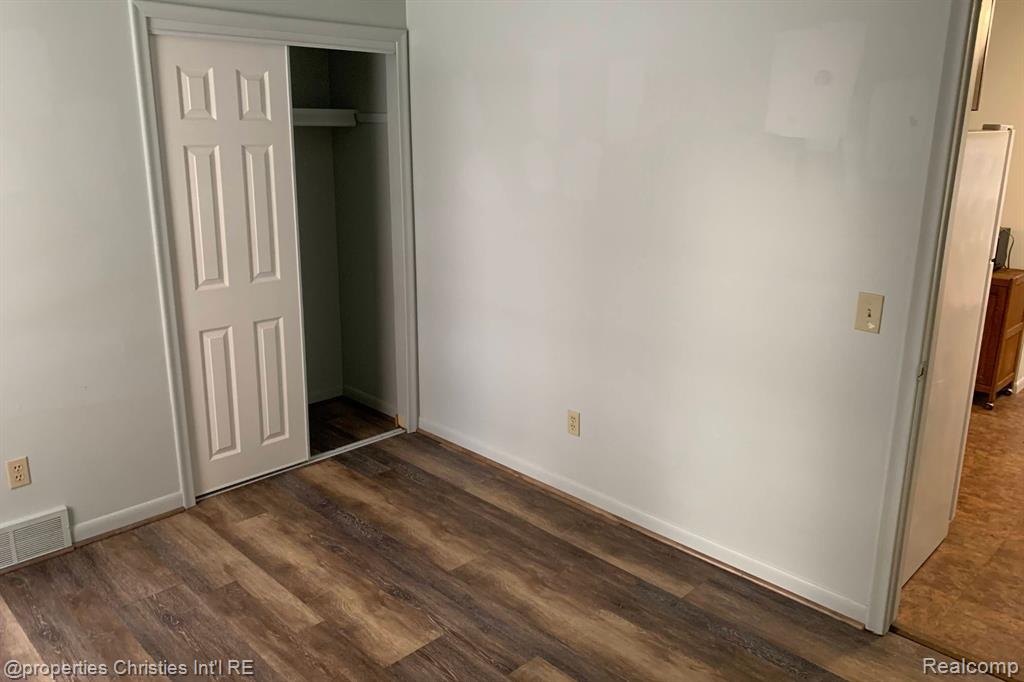 416 Lake Street, Howell, MI 48843 — Photo 24