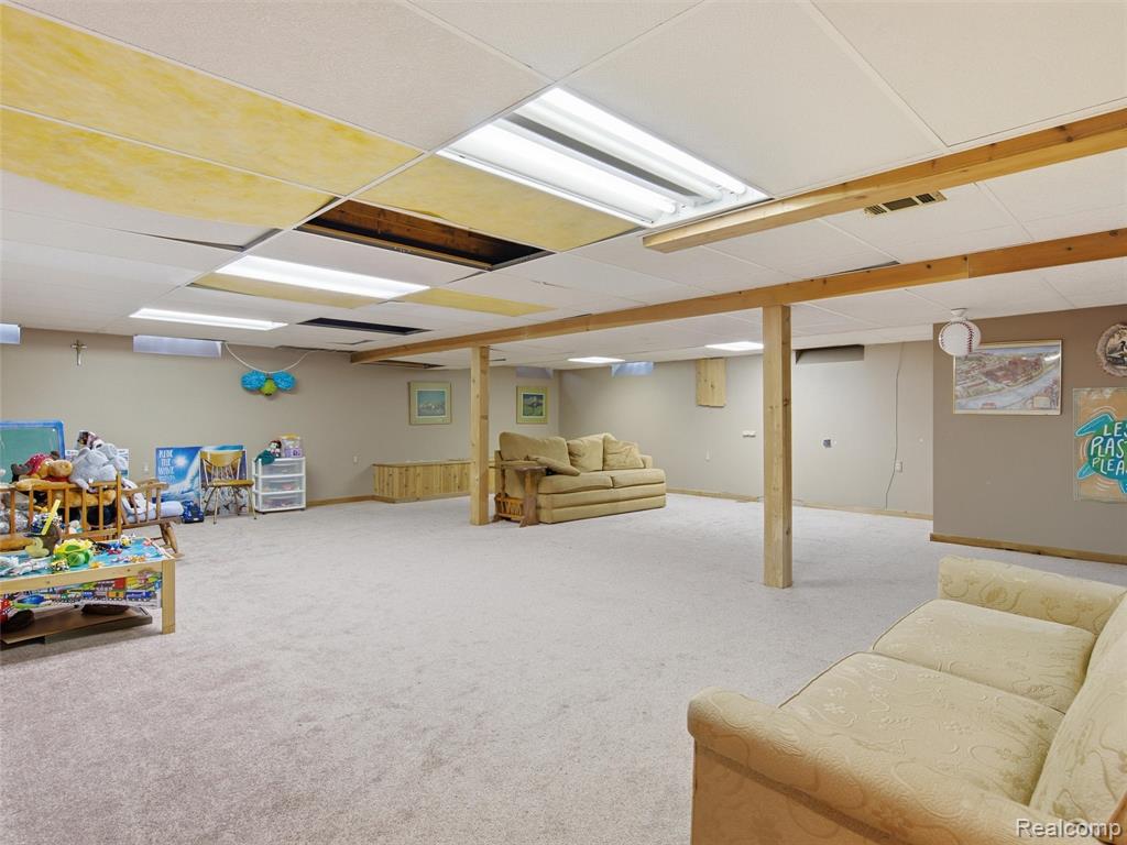 883 Briarcliff Drive, Grosse Pointe, MI 48236 — Photo 38