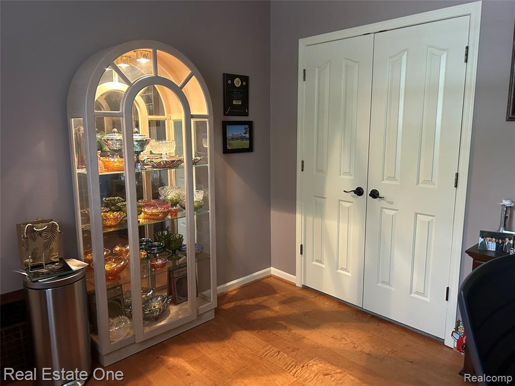 748 KNOLLS LANDING Drive, Milford, MI 48381 — Photo 37